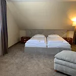 Hotel Eduard 3*