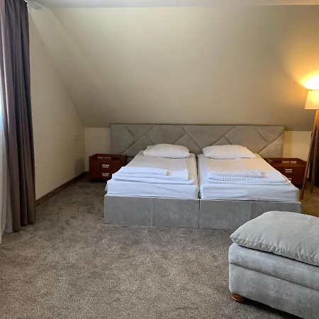 Hotel Eduard 4*