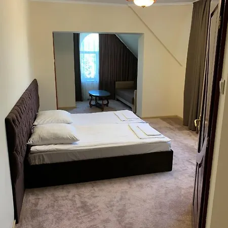 эдуард Ужгород