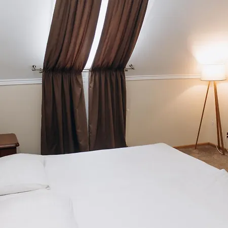 Eduard מלון אוזהורוד